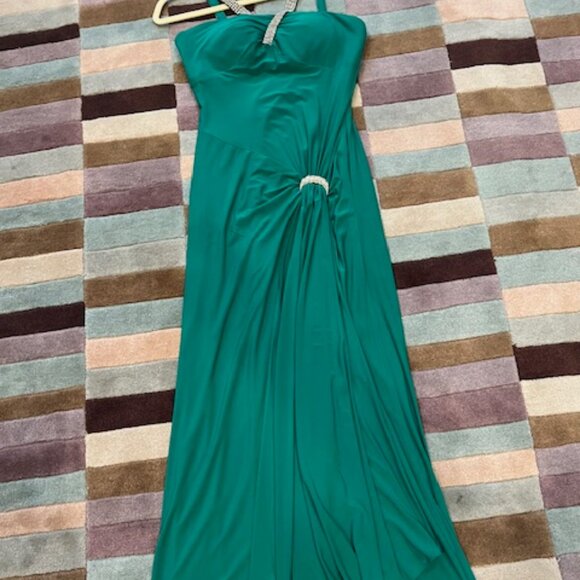 Emerald Green Evening Gown with Shawl, Size M by Janine - Picture 8 of 13